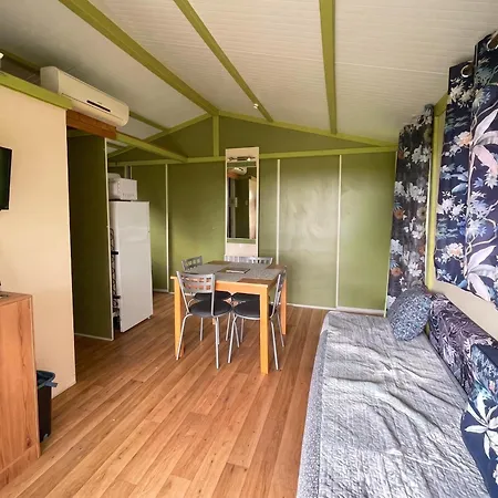 Domek alpejski Confortable Avec Jardin Pres De *