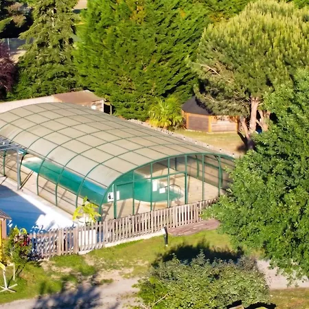 Σαλέ Confortable Avec Jardin Pres De